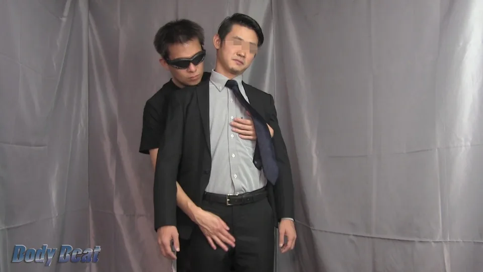 [4237-137] A Salesman Caught Off-Guard and Played With by Gay Man. - HeyDouga